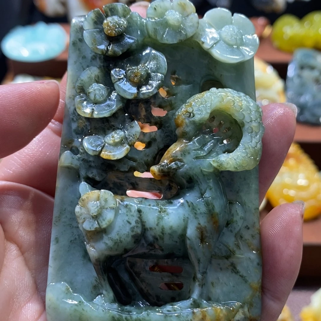 蛇纹石玉颈饰未镶嵌