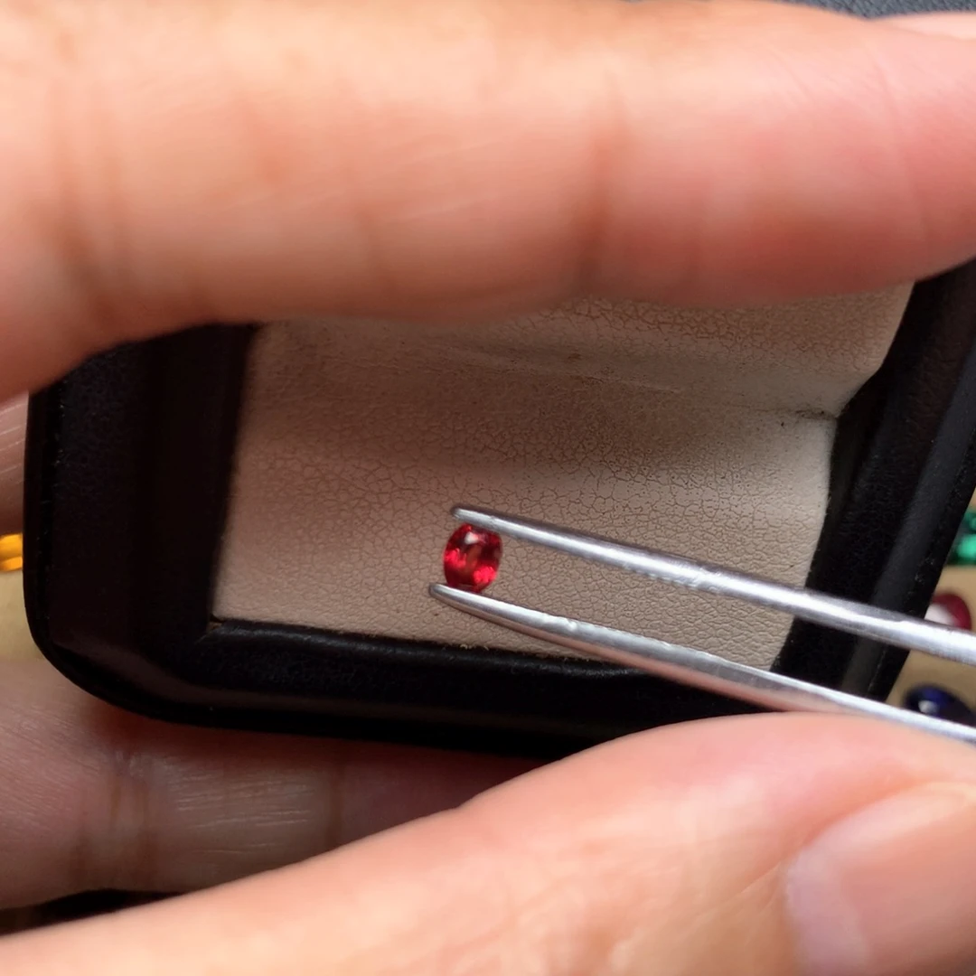 彩色蓝宝石裸石未镶嵌