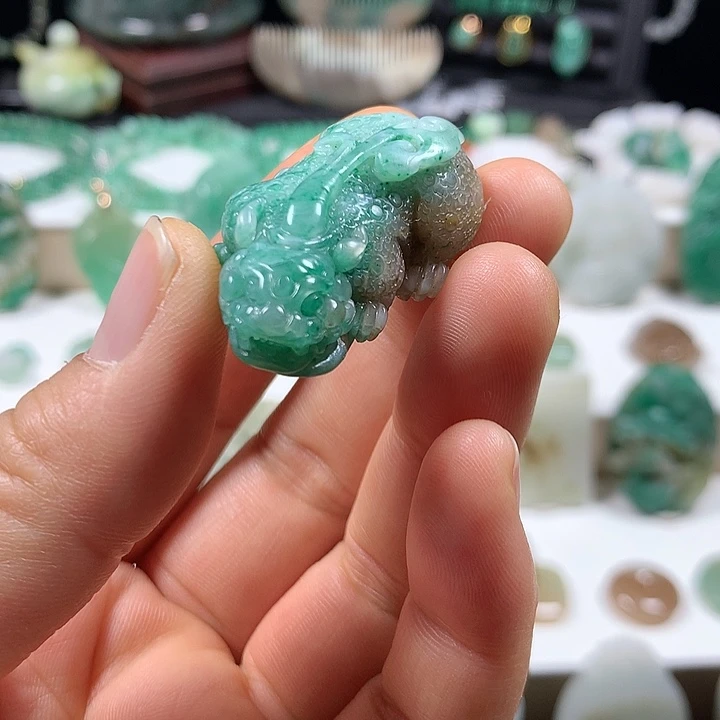 未镶嵌独山玉颈饰