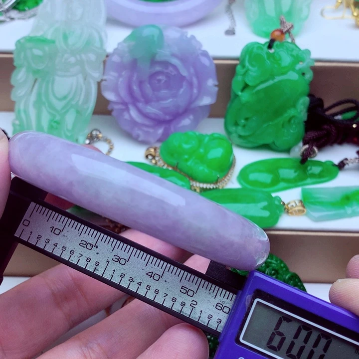 翡翠未镶嵌手镯…．