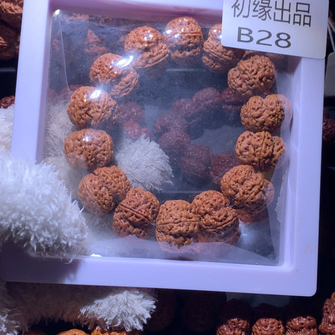 金刚菩提手串张*主25尺梁踏天六瓣定制