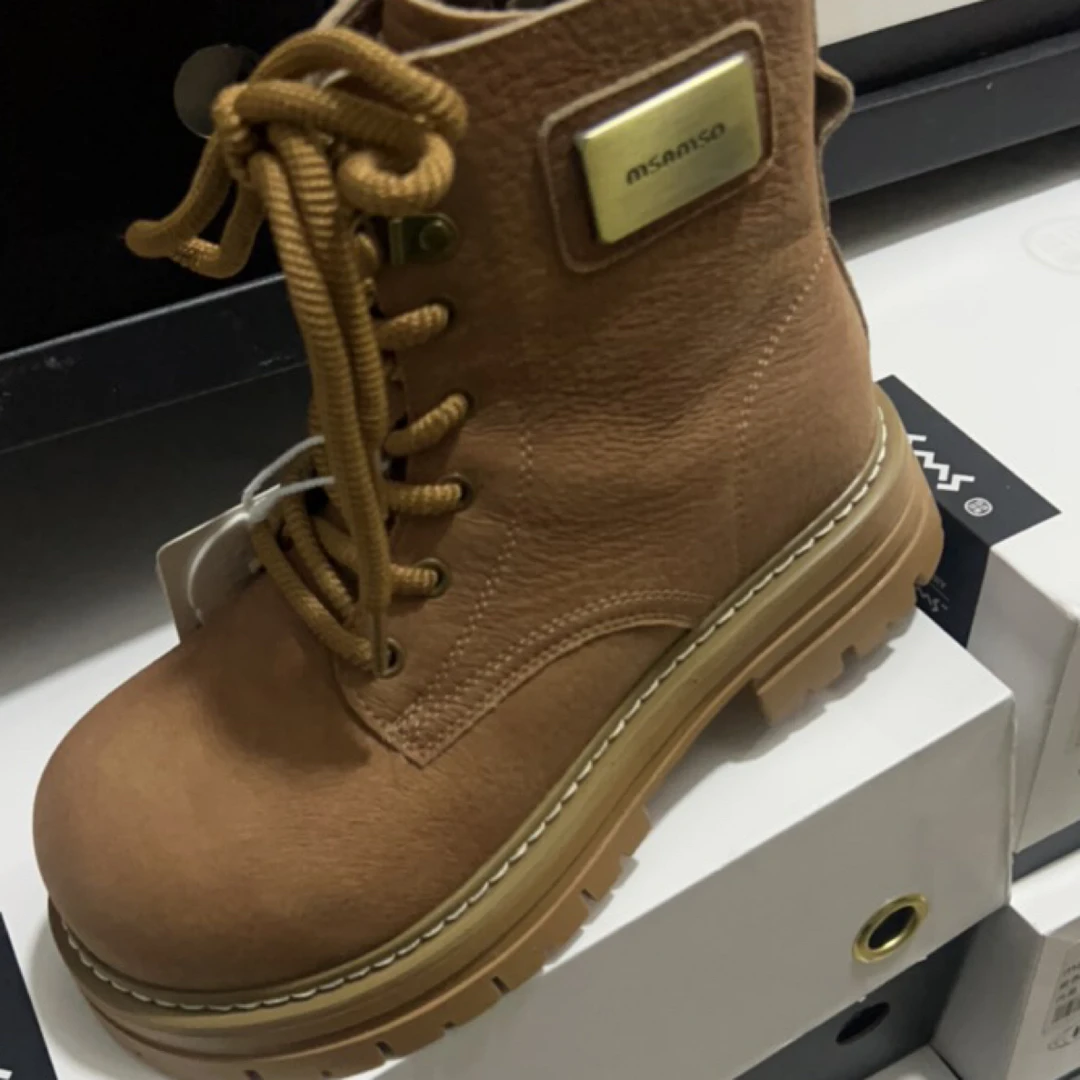 耐脏圆头中筒防水台不勒脚马丁靴系带靴子百搭棕色