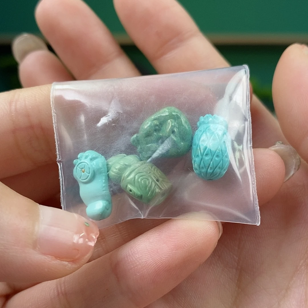 绿松石未镶嵌挂件