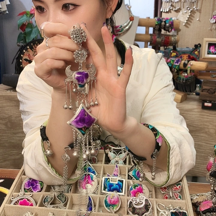 花岗石铁合金吊坠