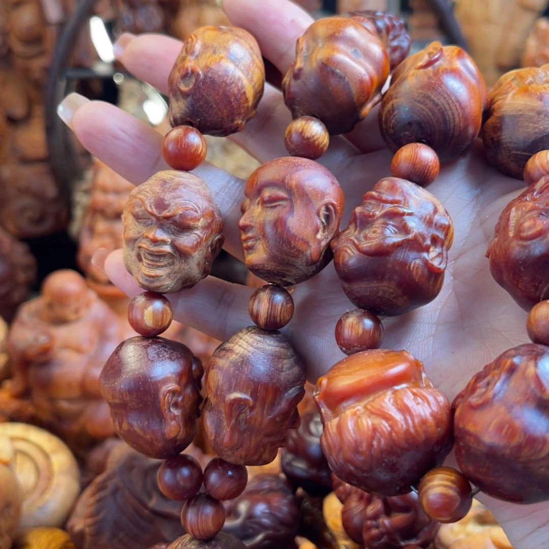 無***生松木（琥珀木）其他瑕罗汉手持