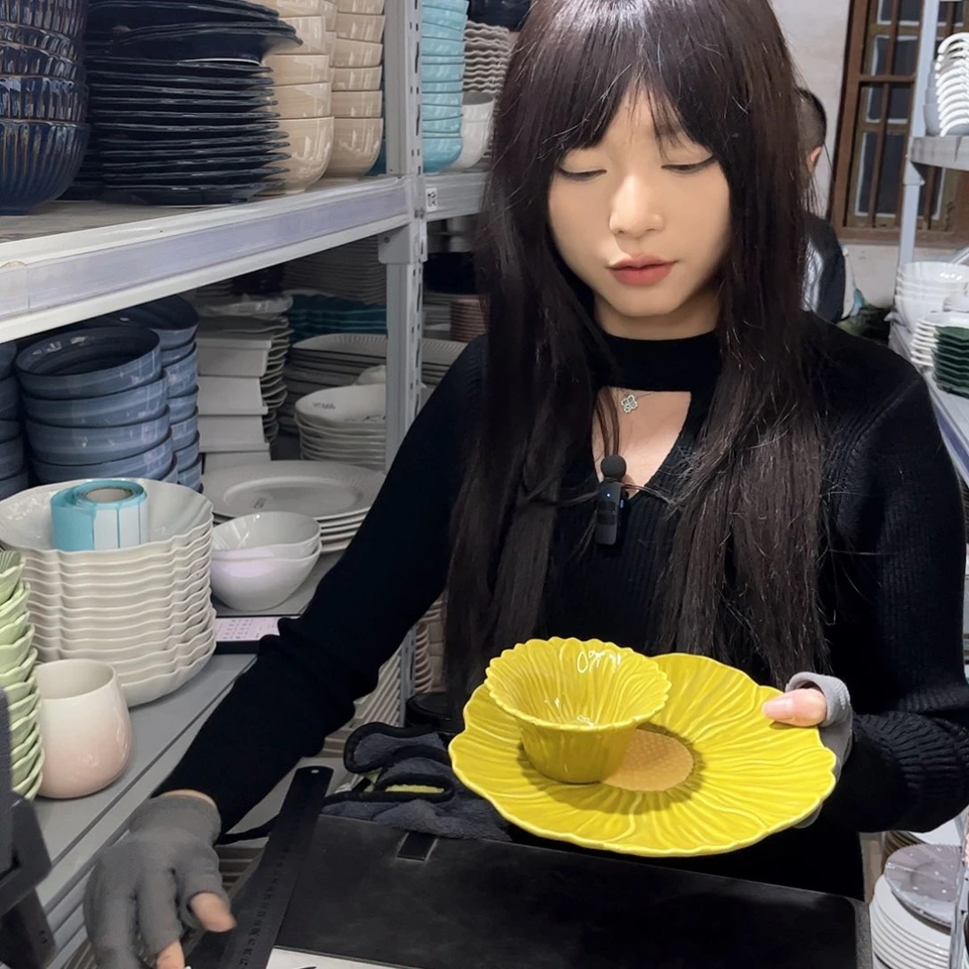 瓷片137。        2碗2盘