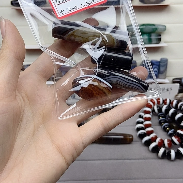 自***狗玛瑙/玉髓未镶嵌颈饰