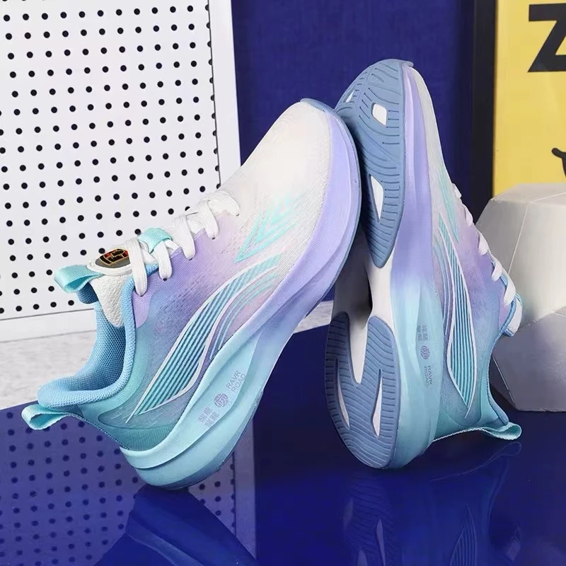 福建当季情侣运动鞋 400-599