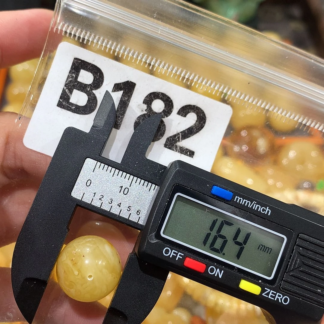 未镶嵌琥珀珠宝奇石