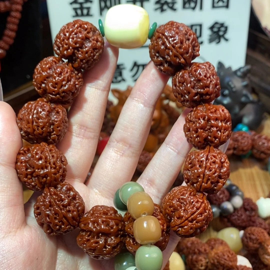 金刚菩提手串224mi跑。   