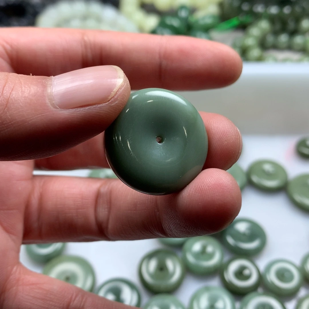 和田玉（碧玉）颈饰未镶嵌