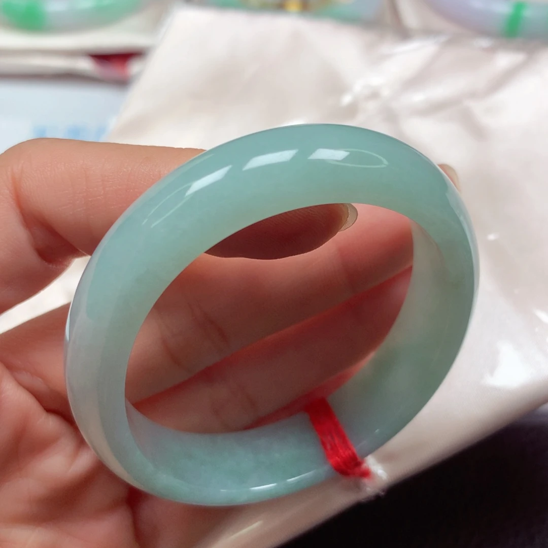 翡翠未镶嵌手镯细腻冰胶满色绿底贵妃5152