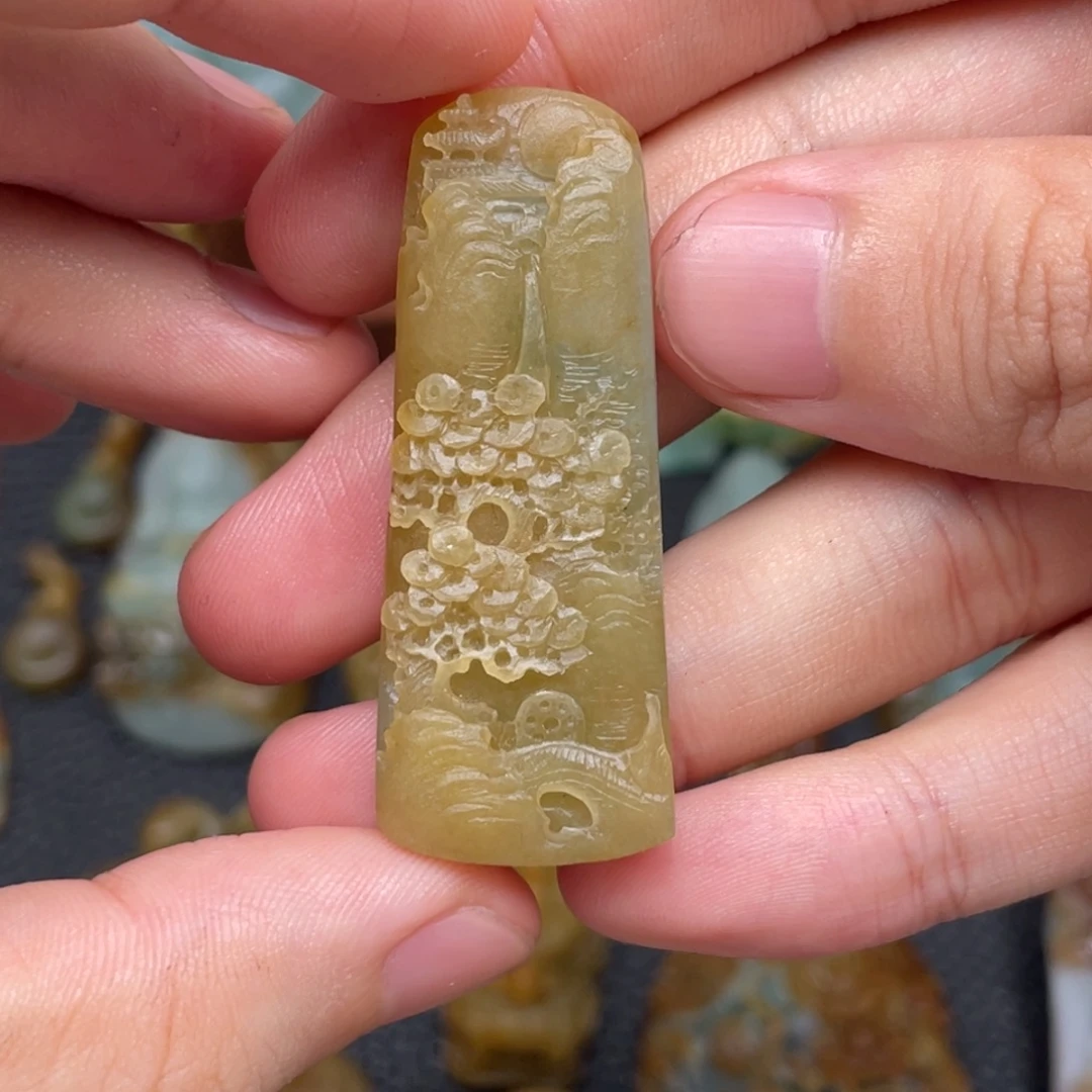 未镶嵌定制翡翠山水