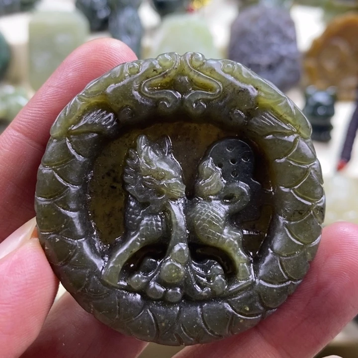 和田玉未镶嵌颈饰