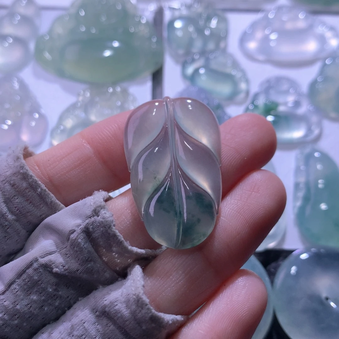 翡翠未镶嵌套链叶子