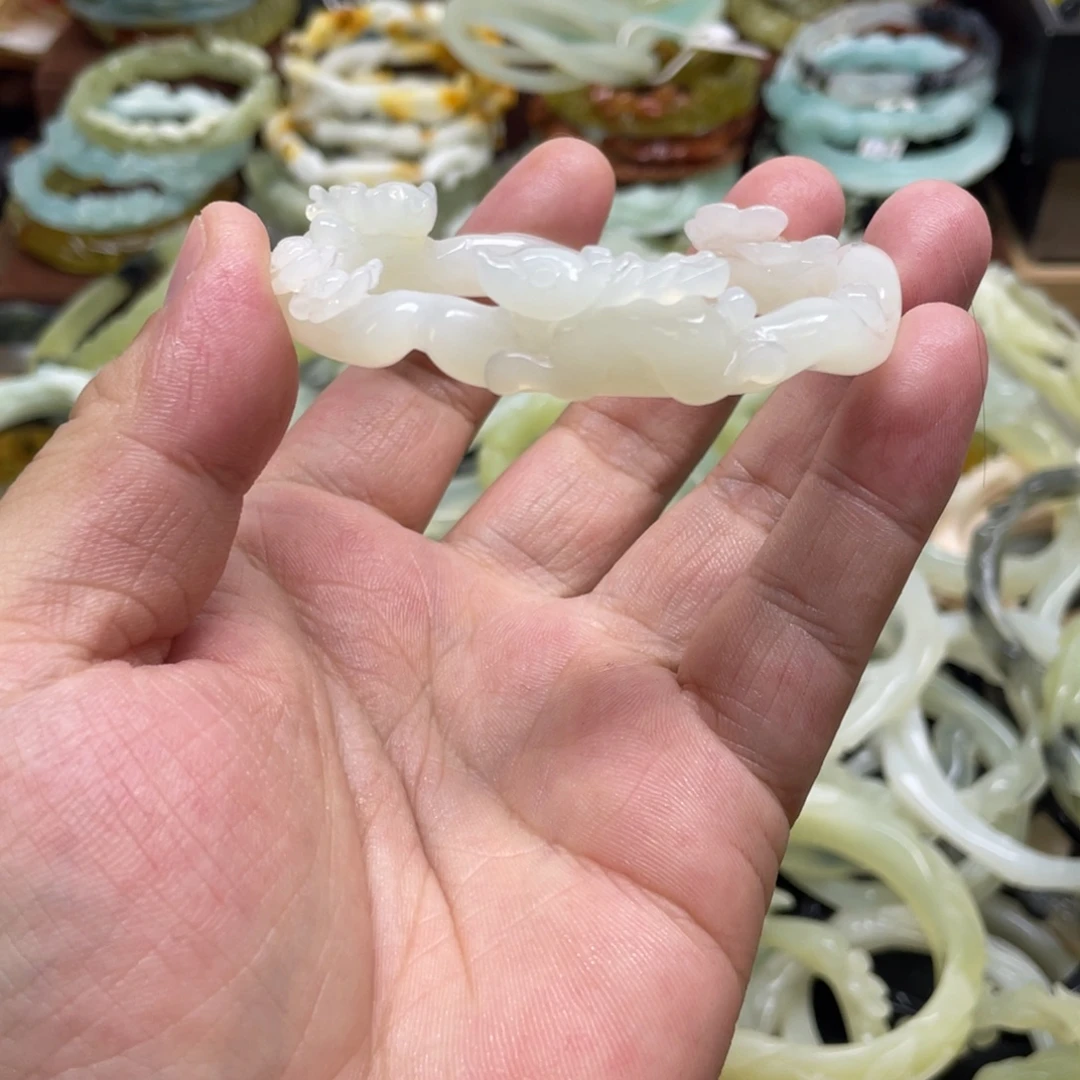 蛇纹石玉未镶嵌手镯