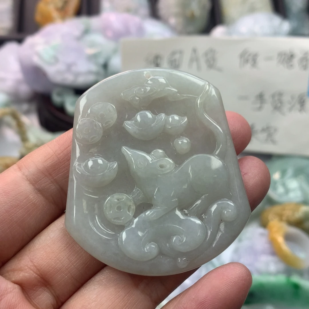 翡翠未镶嵌颈饰一