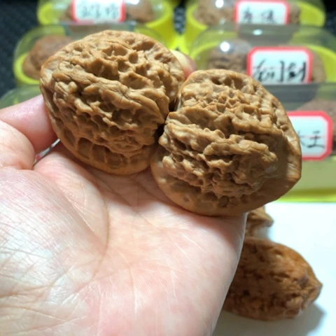 吊坠文玩核桃?****生称坨
