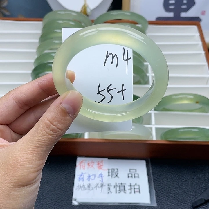 ****咩蛇纹石玉未镶嵌手镯