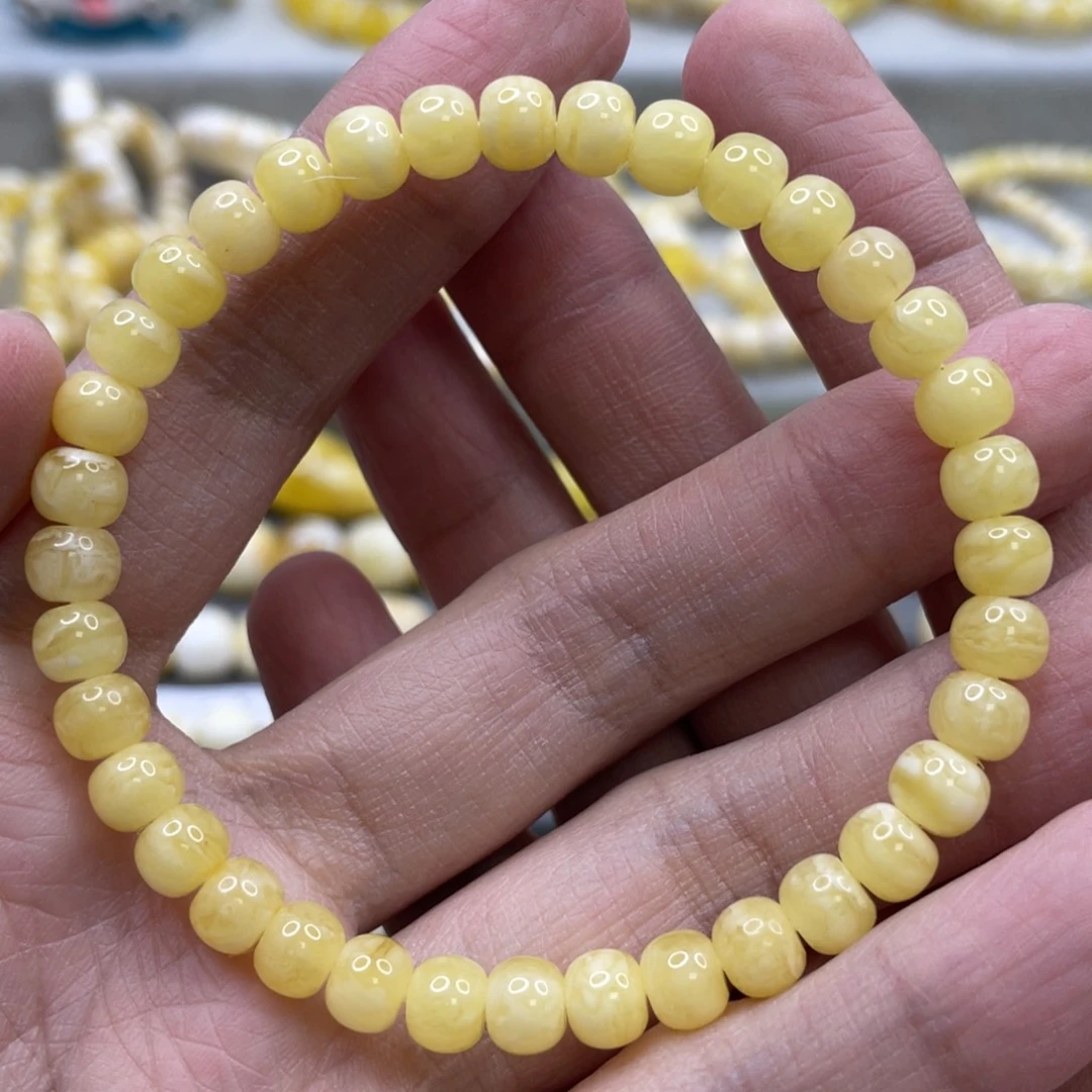 琥珀未镶嵌裸石鸡油黄6+