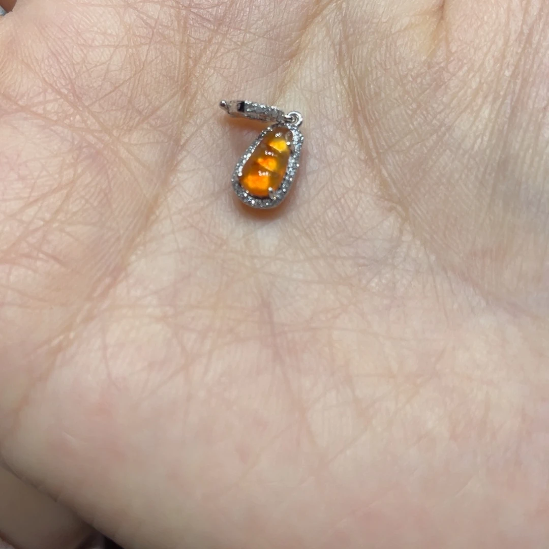 翡翠颈饰18K金镶嵌少****.