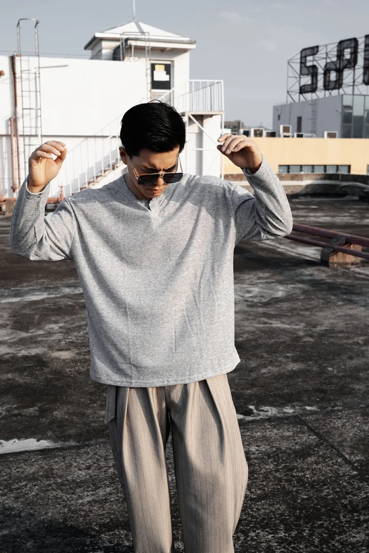 宽松型美式休闲风亨利衫慵懒长袖T恤痞帅复古春秋打底衫上衣男装