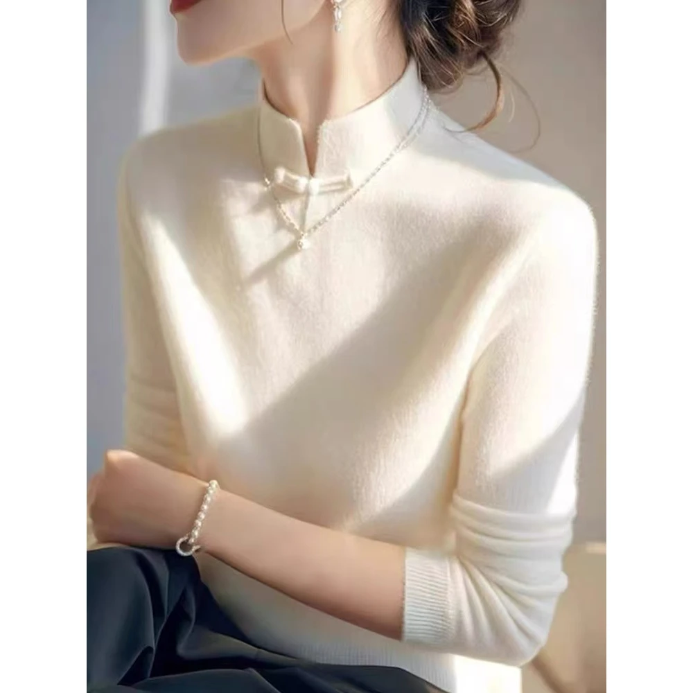 初冬洋气上衣独特别致小众高级感超好看新中式国风白色盘扣针织衫