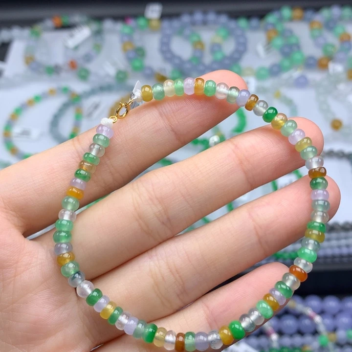 翡翠手镯未镶嵌翡翠