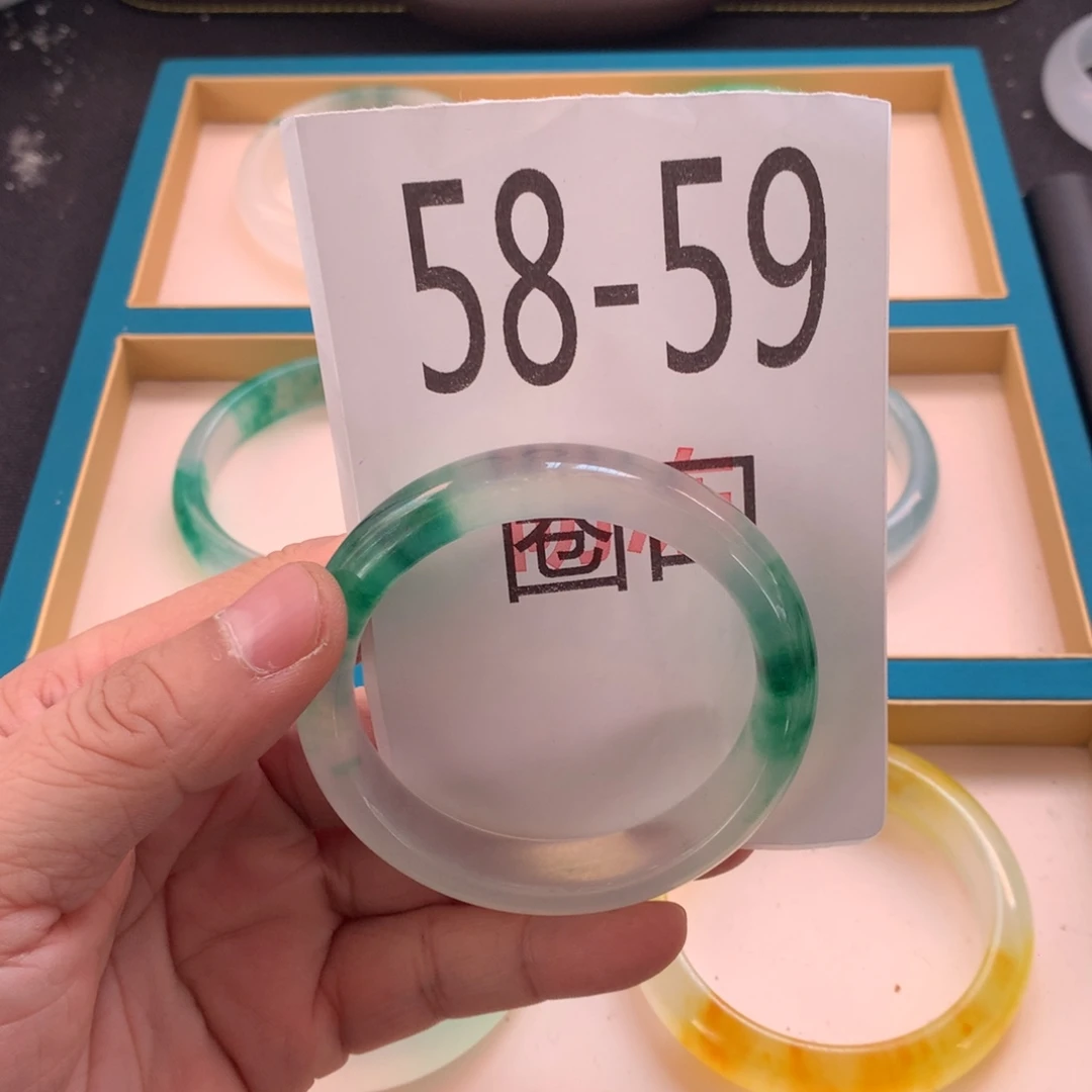 1石英岩玉手镯手镯