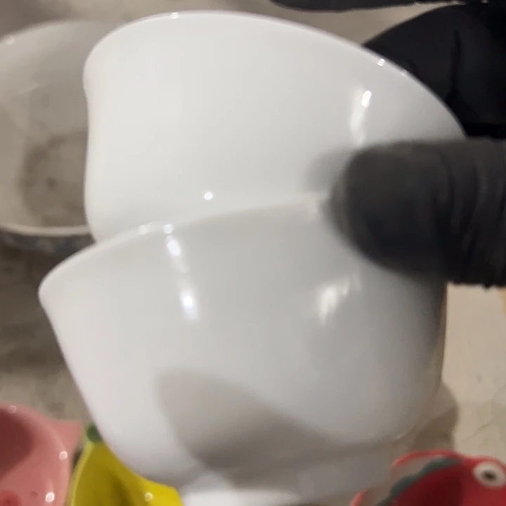 其它陶瓷两个没底