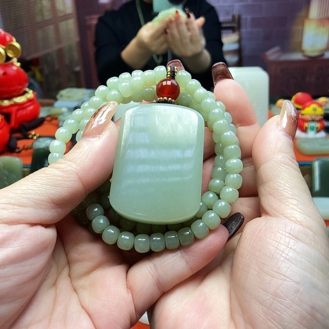 颈饰未镶嵌和田玉无事牌