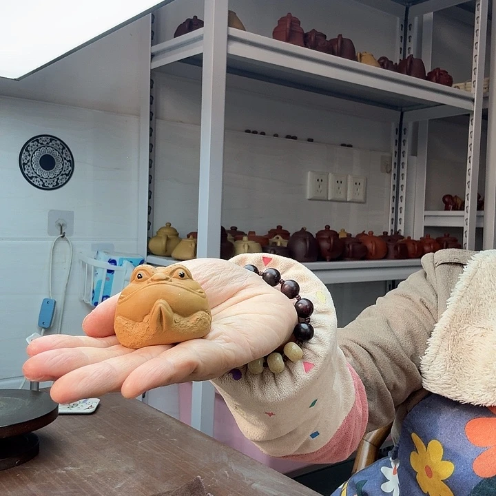 茶案段泥可以插香的金蟾茶宠