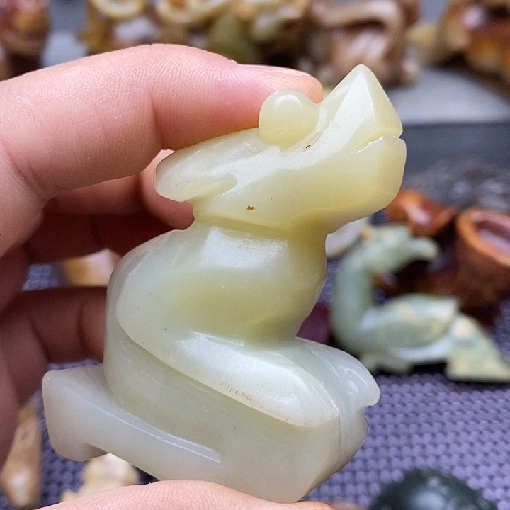 未镶嵌蛇纹石玉颈饰