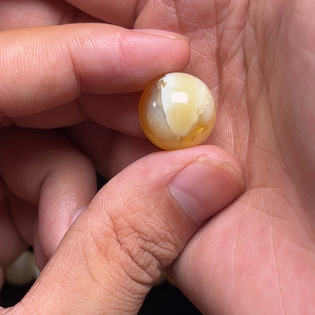 我****琥珀未镶嵌裸石蜜蜡荧光16