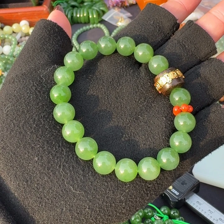 和田玉未镶嵌颈饰卡10大学生