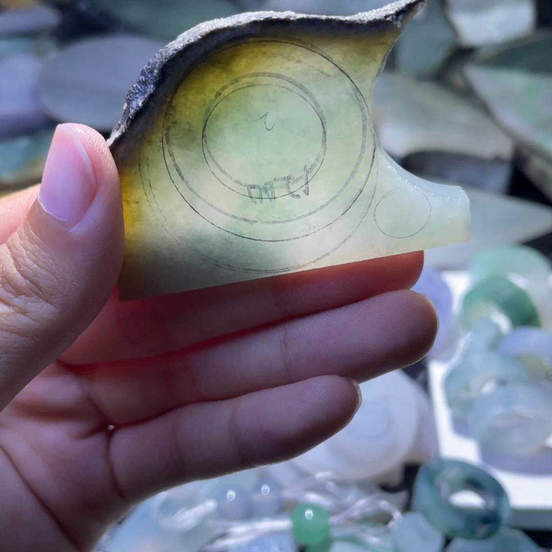 重***锅定制翡翠未镶嵌翡翠