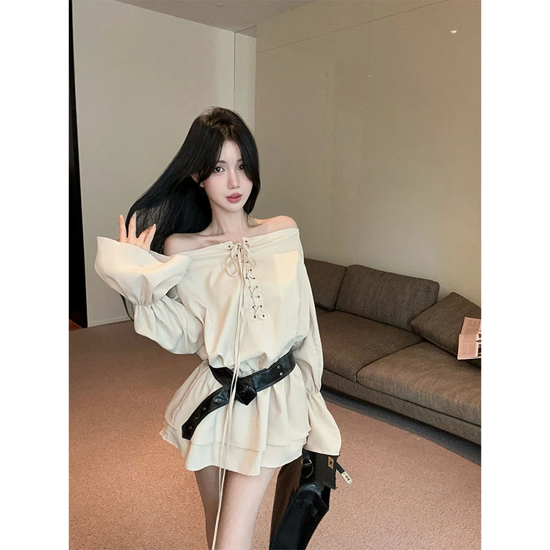 2025秋季新款纯欲辣妹小众设计感绑带一字肩荷叶边连衣裙包臂短裙