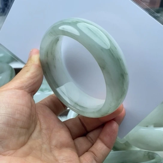 未镶嵌手镯石英质玉（金丝玉）