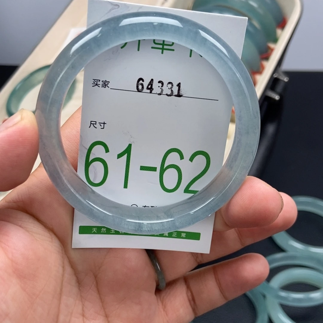 石英质玉未镶嵌颈饰