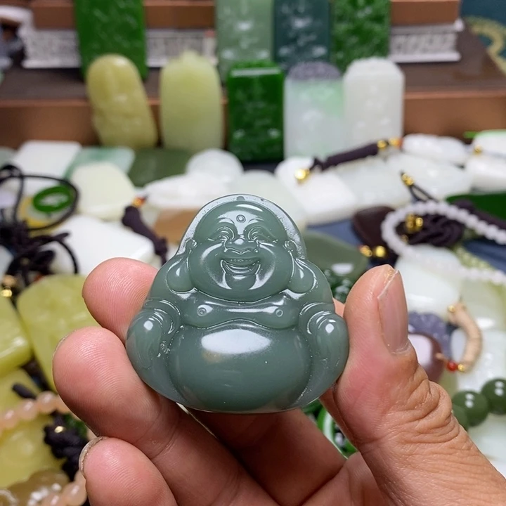 吊坠(赠链)未镶嵌和田玉