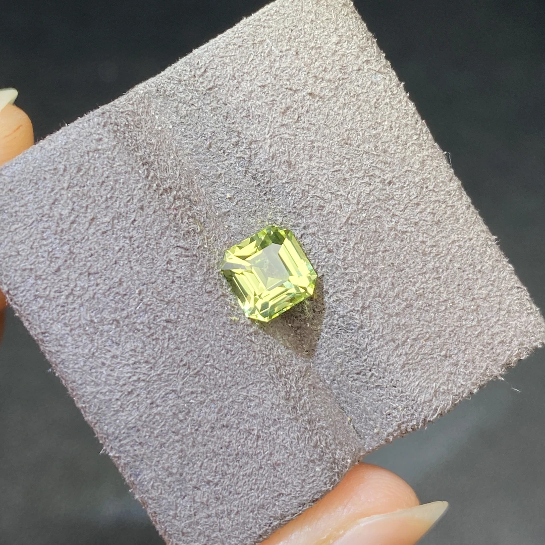 25L008 金绿宝石 1.37克拉