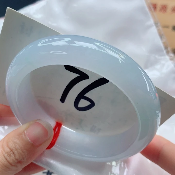 翡翠手镯未镶嵌白月光