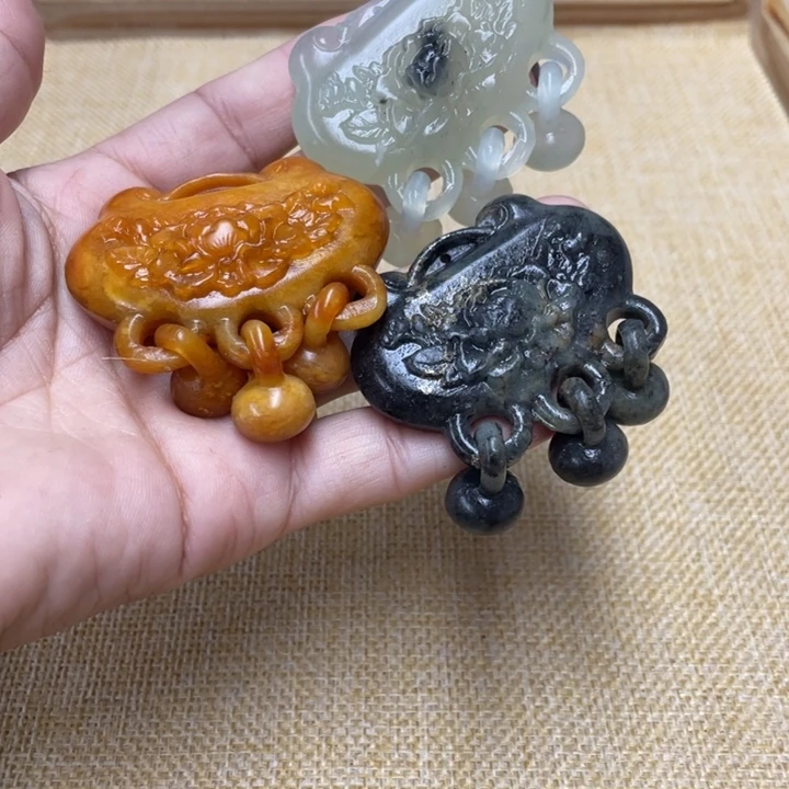 懒***2蛇纹石玉合金颈饰