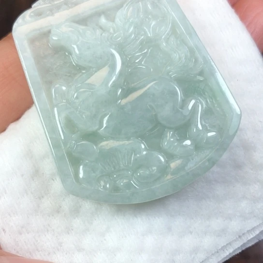 翡翠未镶嵌颈饰缅甸A货，每天下午1点半开播