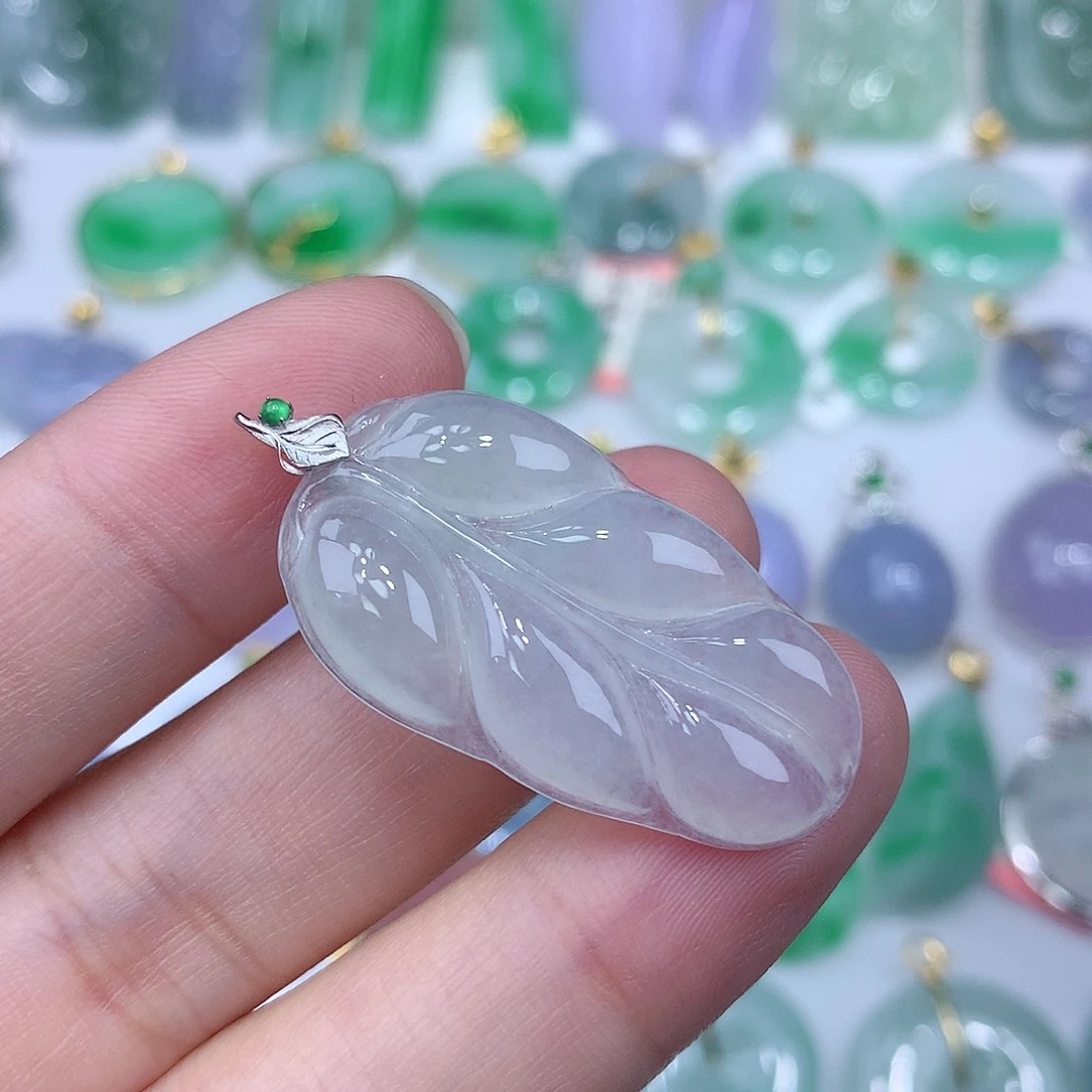 翡翠颈饰18K金镶嵌叶子