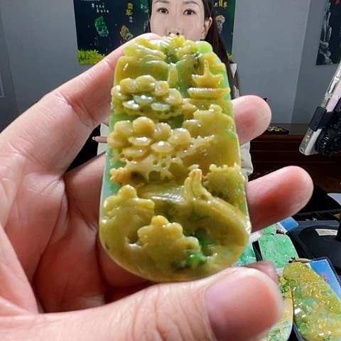 翡翠未镶嵌颈饰翡翠
