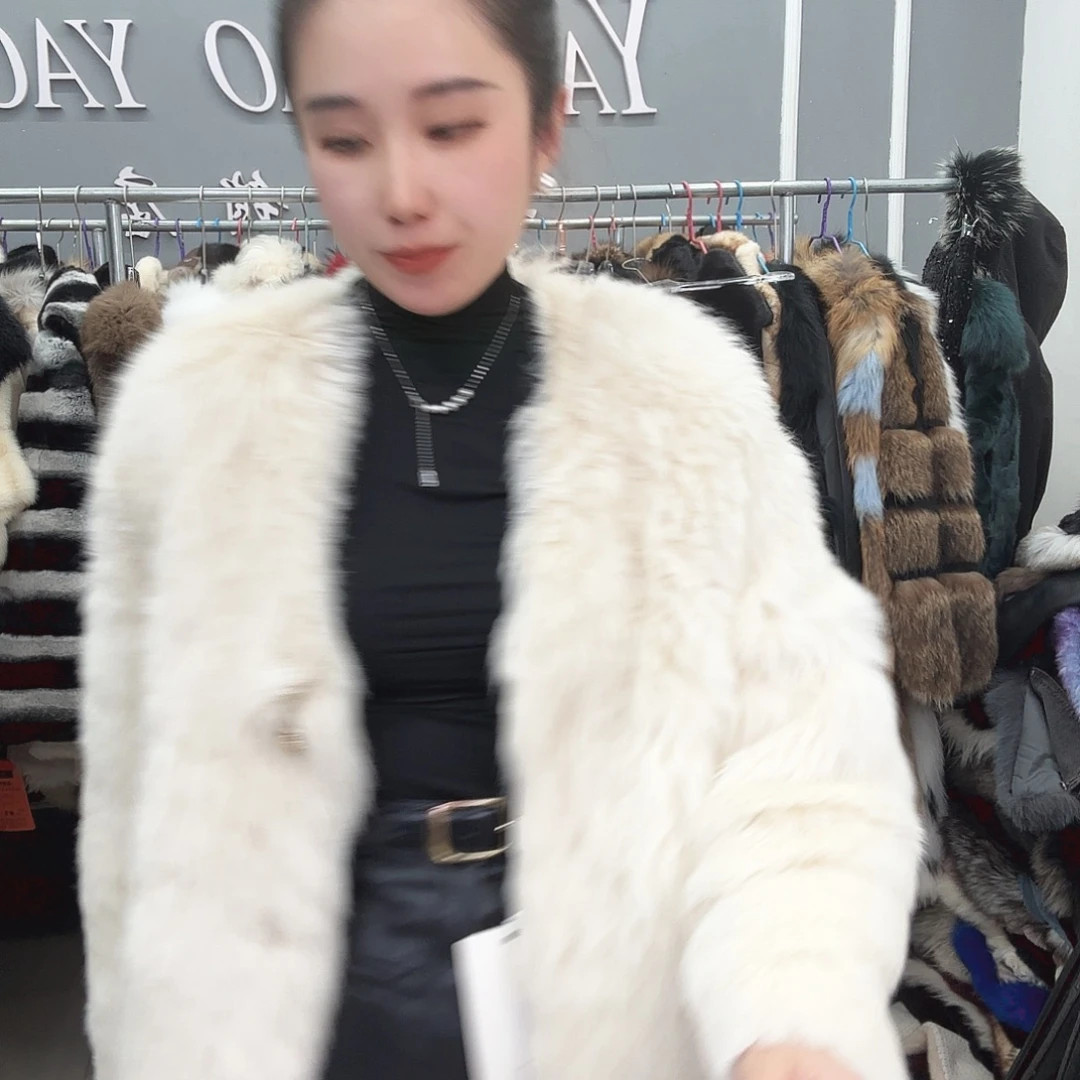 姚小妖家高端皮草