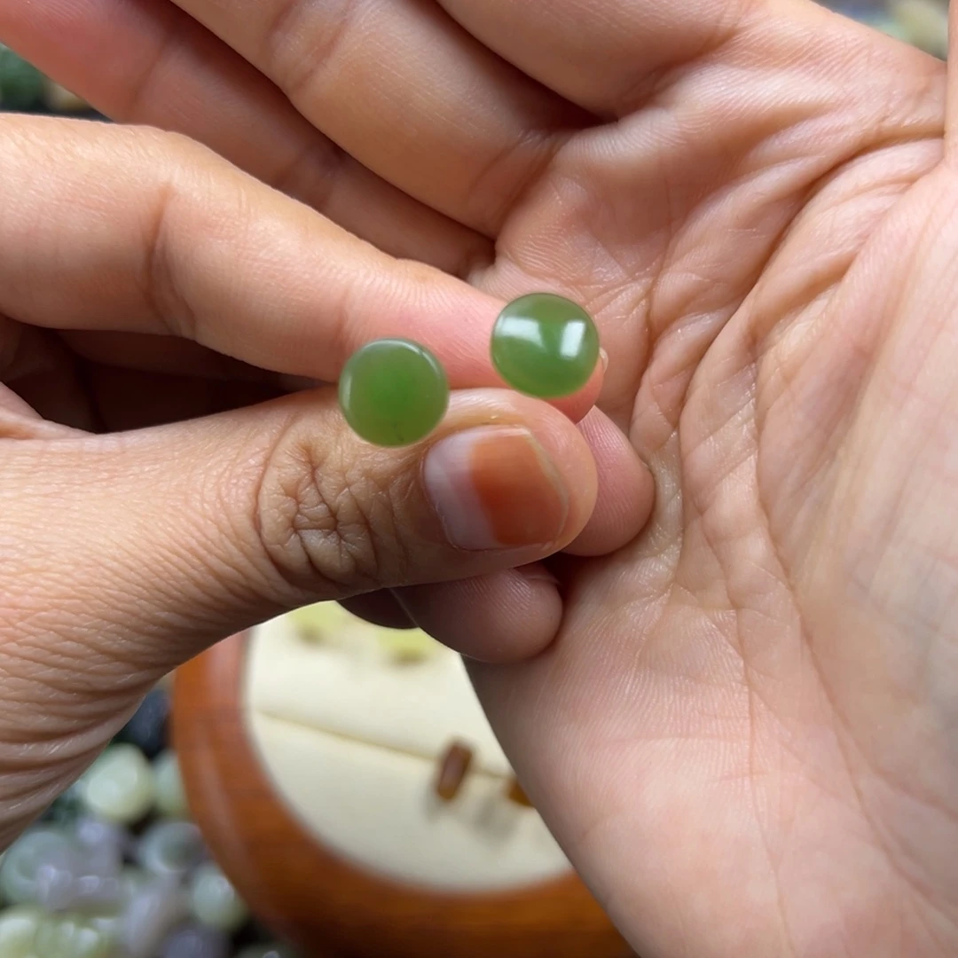 猫***咪和田玉未镶嵌颈饰