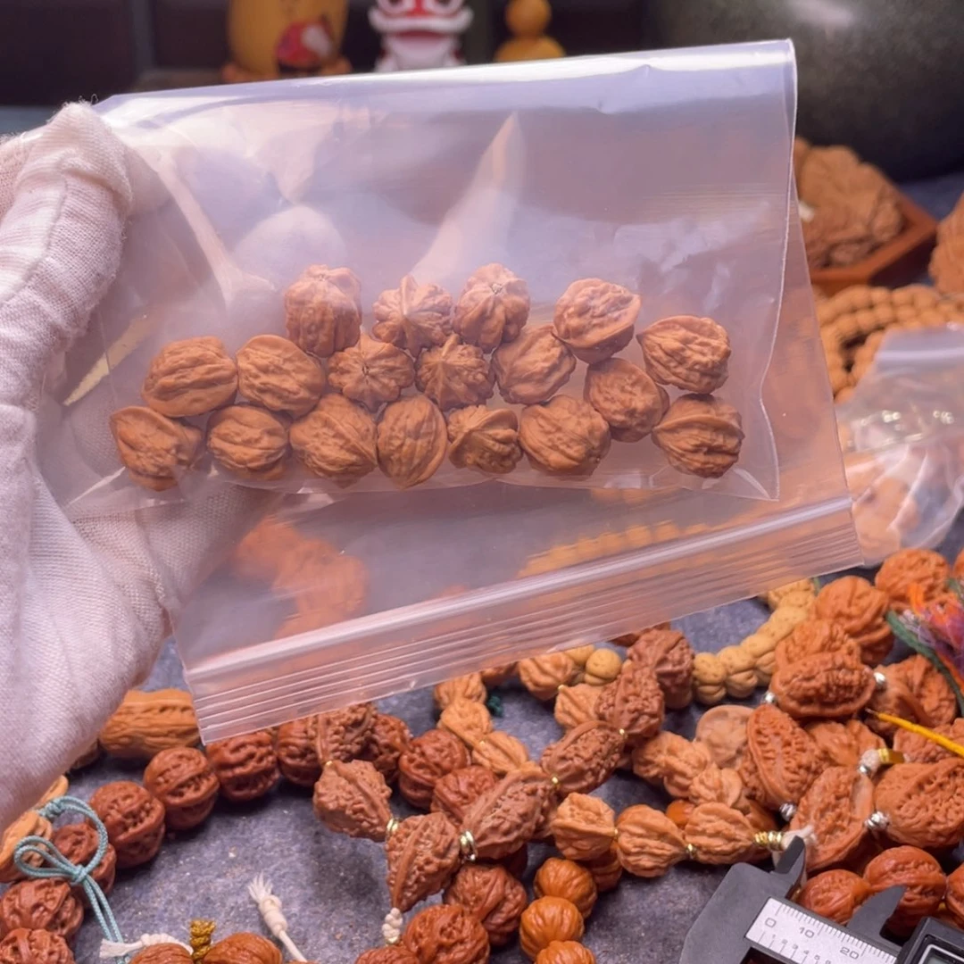 *****吊坠文玩核桃秋子