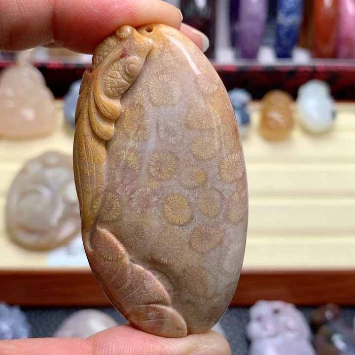 硅化珊瑚（珊瑚玉）未镶嵌颈饰